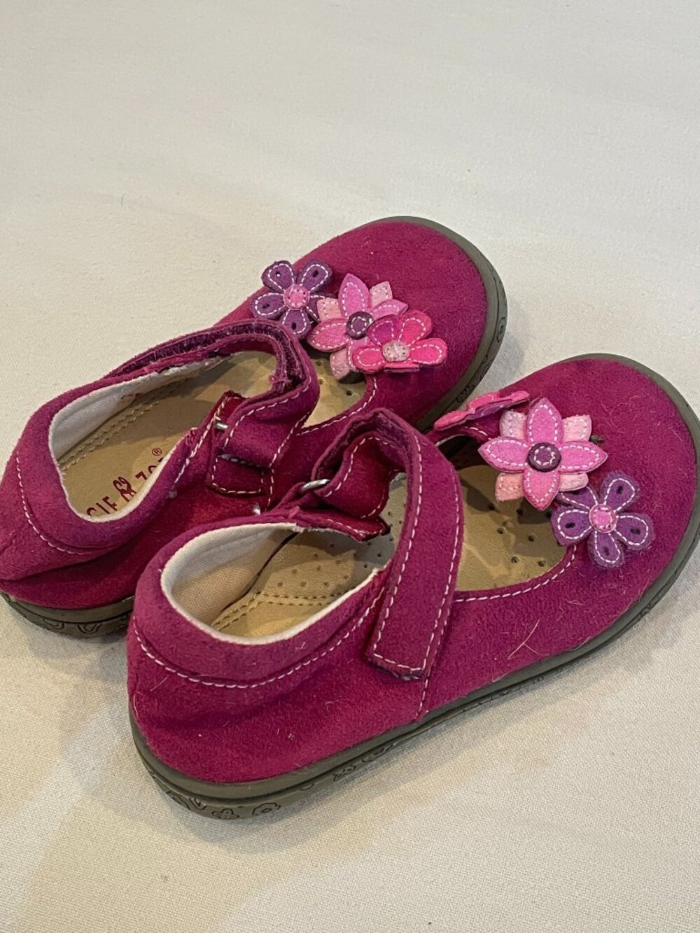Toddler Girls 9 Magenta Suede Floral Mary Janes